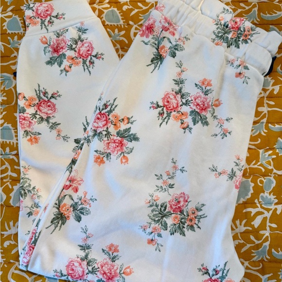 Lou & Grey Pink and White Floral Crew Neck Sweater Set - Picture 6 of 8